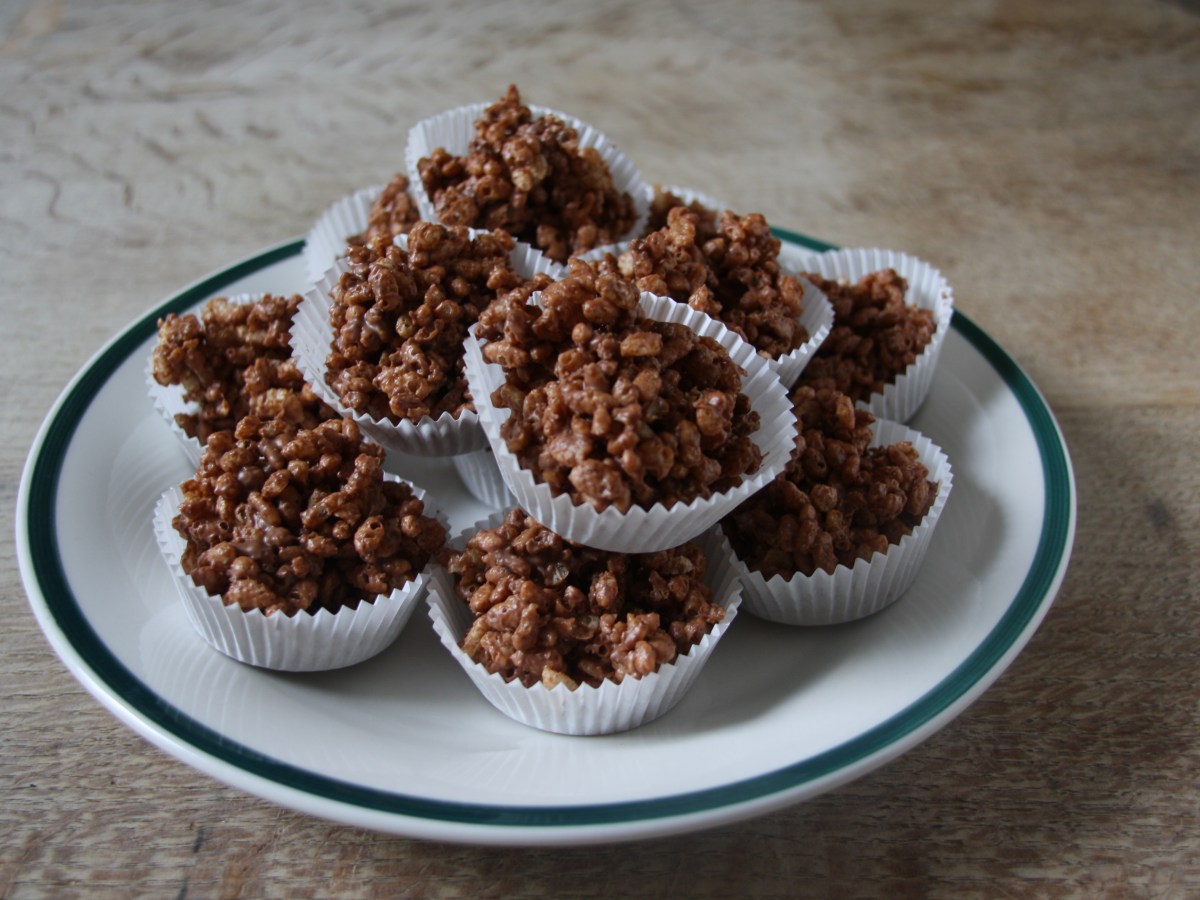 cadbury galaxy chocolate and mars bar rice krispies&nbsp;cakes